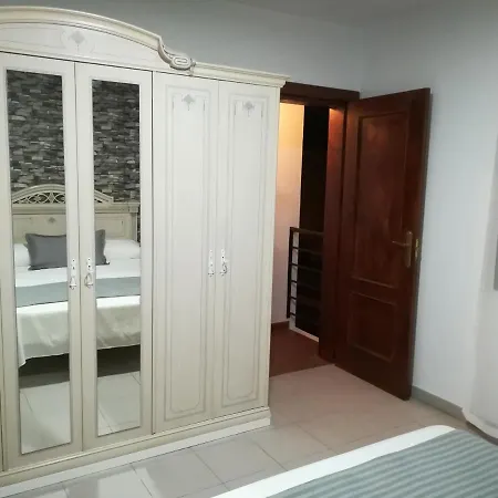 Проживание в семье Vivienda Compartida Tajaraste